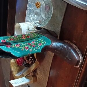 Ariat Women’s leather Turquoise Floral Embroidered Cowboy Boots